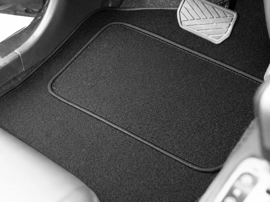 Dywaniki samochodowe, Dywaniki welurowe. Najważniejsze zalety