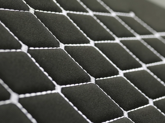 Pokrowce samochodowe, Pokrowce ochronne materiałowe. Ochrona tapicerki w codziennym użytkowaniu