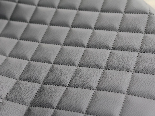 Pokrowce samochodowe, Pokrowce ochronne skórzane w kolorze K-2 (czarny),. Wysokiej jakości tłoczona skóra ekologiczna