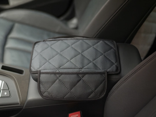 Pokrowce samochodowe, Pokrowce ochronne skórzane. Funkcjonalność i porządek zawsze pod ręką