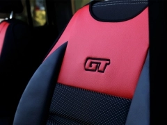 Maty samochodowe, Maty tłoczone skórzane, materiałowe.