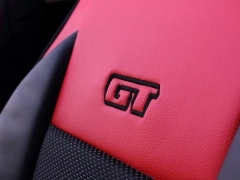 Maty samochodowe, Maty tłoczone skórzane, materiałowe.