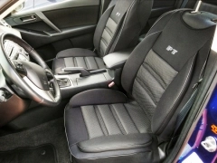 Maty samochodowe, Maty tłoczone materiałowe.