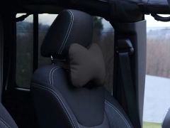 Poduszki samochodowe, Poduszki korygujące skórzane w kolorze czarny,.