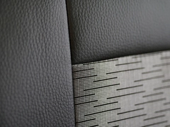 Maty samochodowe, Maty tłoczone materiałowe, skórzane.