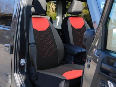 Pokrowce samochodowe, Pokrowce uniwersalne materiałowe, skórzane.