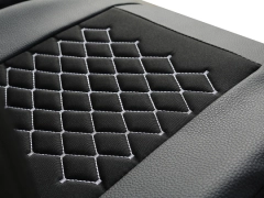 Maty samochodowe, Maty tłoczone skórzane, materiałowe.