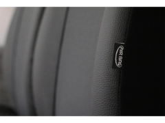 Pokrowce samochodowe, Pokrowce uniwersalne materiałowe, skórzane.