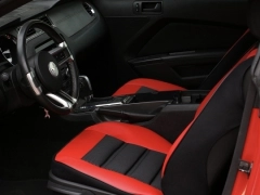 Maty samochodowe, Maty tłoczone skórzane, materiałowe.