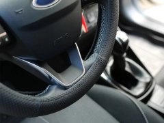 Pokrowce samochodowe, Pokrowce na kierownice skórzane.