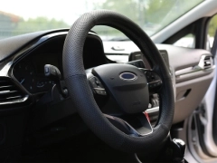 Pokrowce samochodowe, Pokrowce na kierownice skórzane.