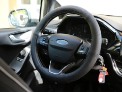 Pokrowce samochodowe, Pokrowce na kierownice skórzane.