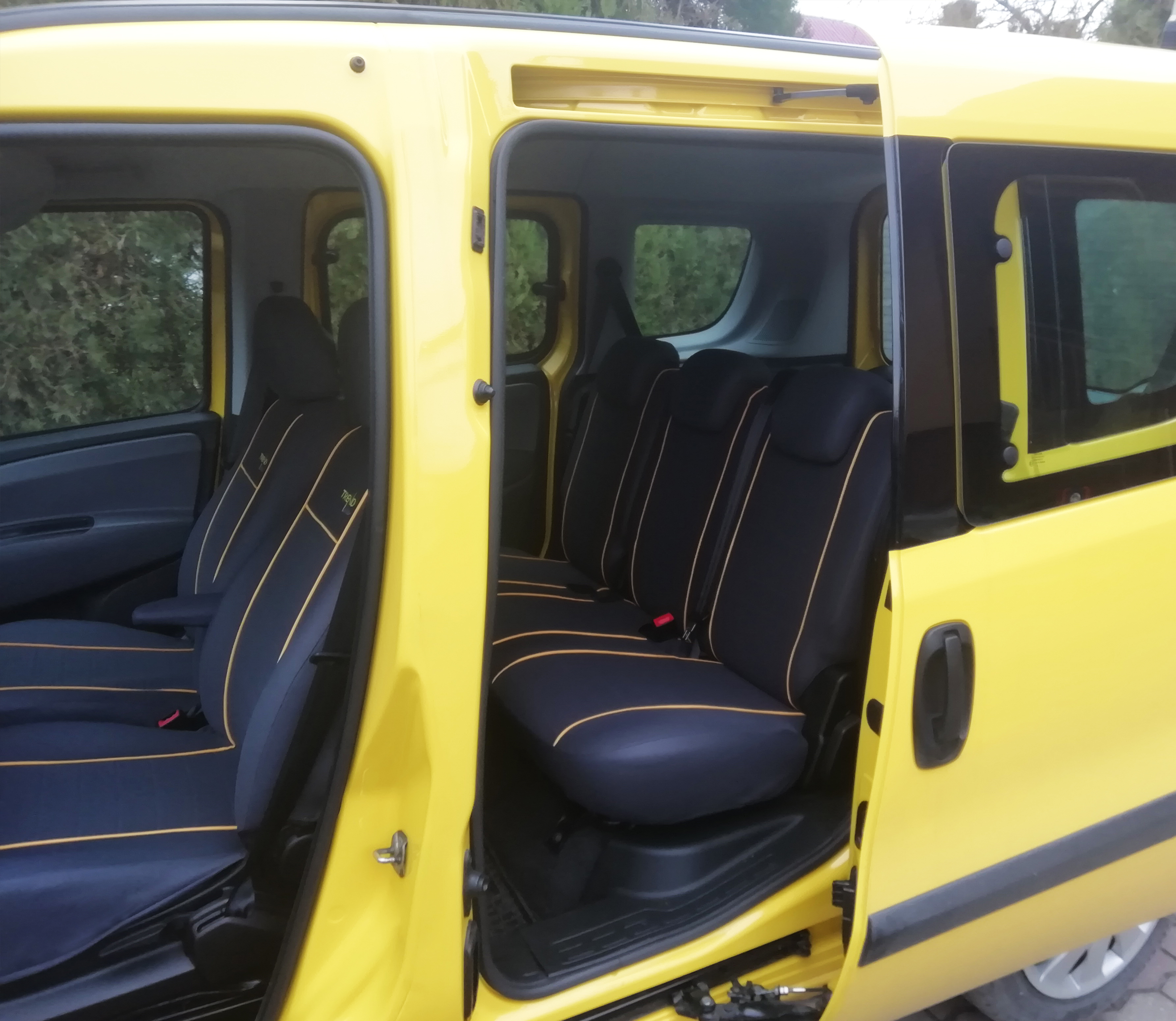 Pokrowce samochodowe Renault Kangoo III